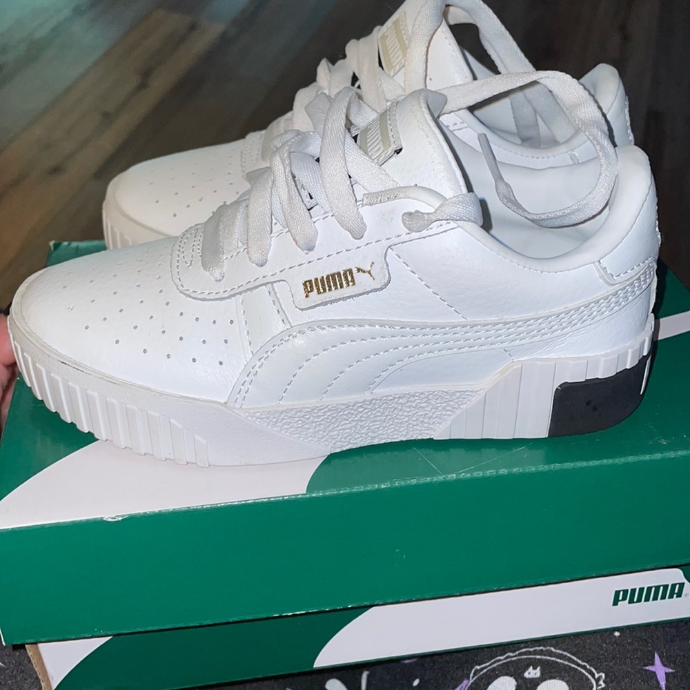 Brand new never worn boys pumas